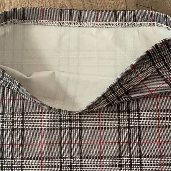 SKIRT - Picture 2 of 2